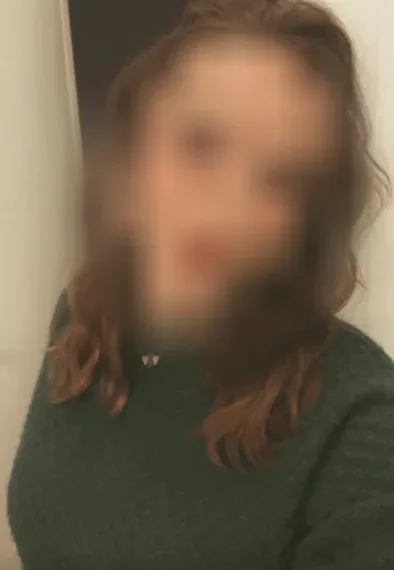 Amina, 27