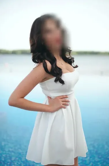 Caroline, 29