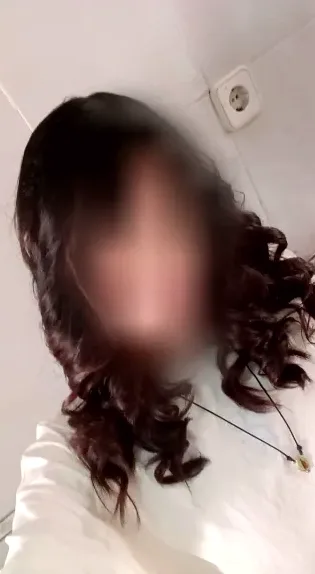 Isabella, 18