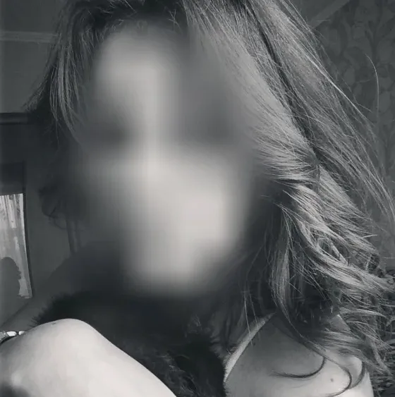 Jasmin, 28