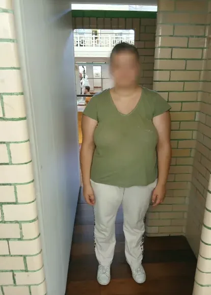 Julie, 23