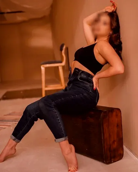 Lea, 37