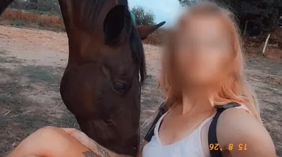 Milica, 33