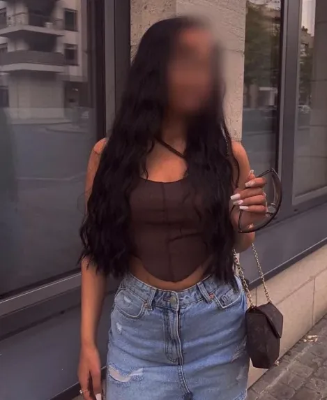 Olivia, 19