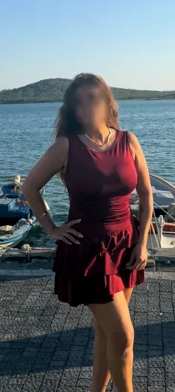 Yasmin, 30